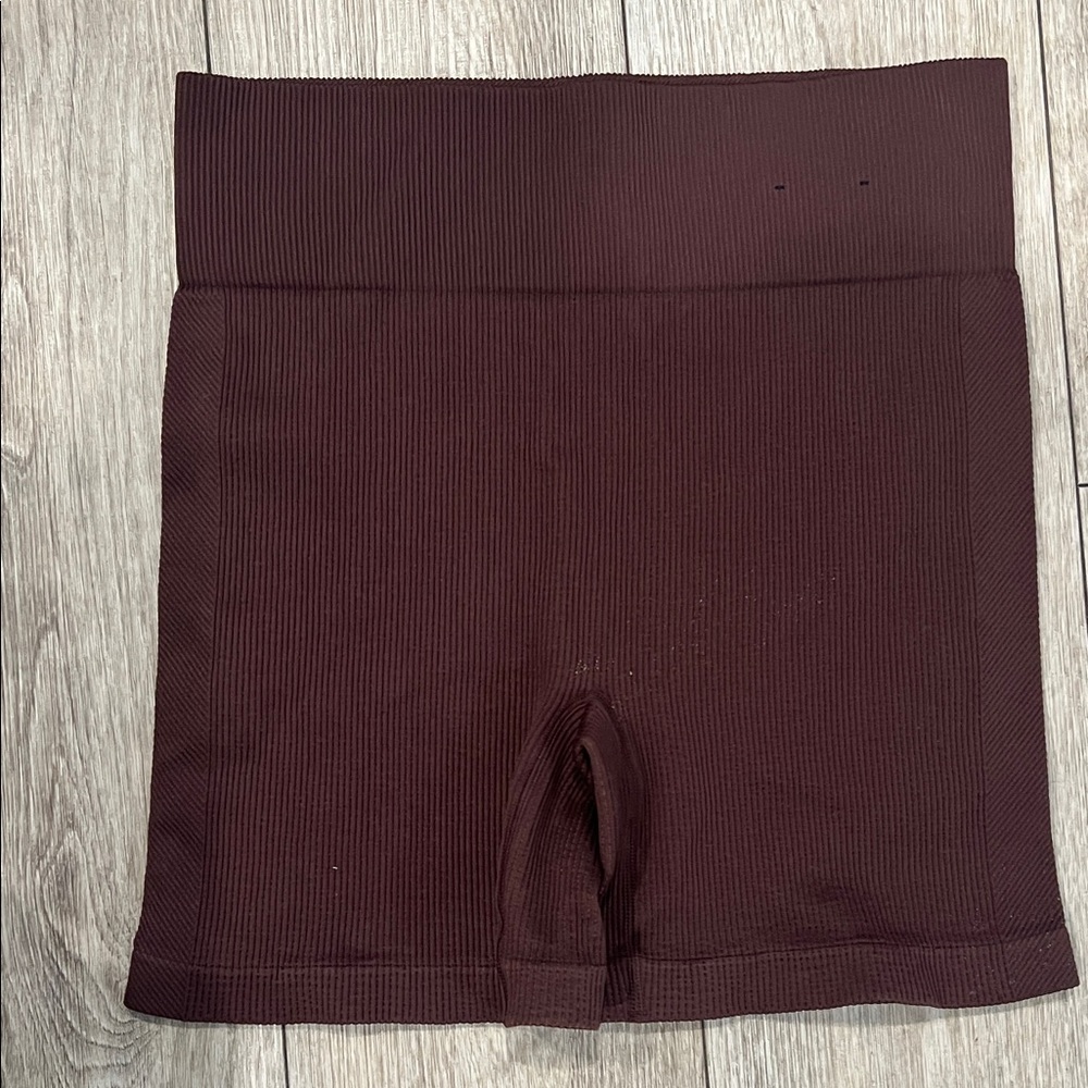 Cotton On Ribbed Bike Shorts in Burgundy